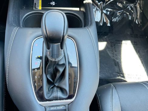 Used 2024 Honda HR-V EX-L image 16
