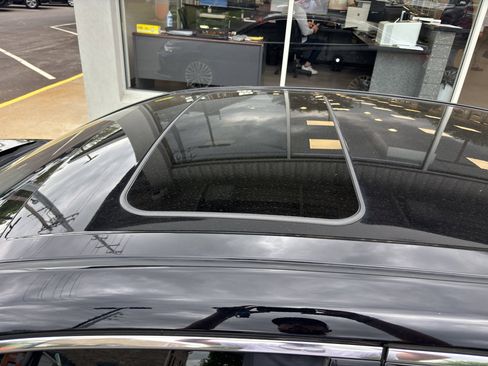 Used 2021 Toyota Avalon Limited w/ Advanced Safety Package image 5