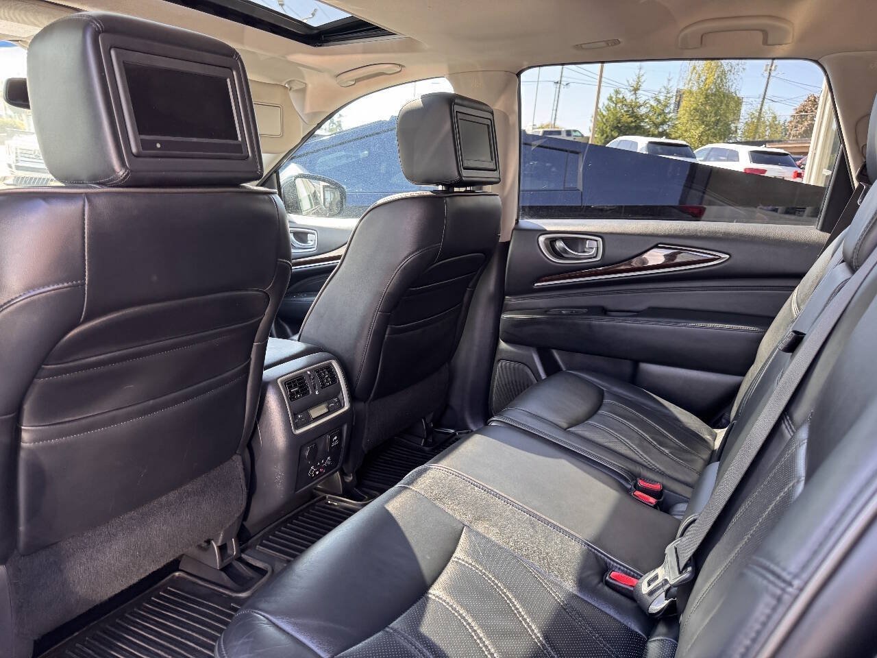 Used 2013 INFINITI JX35 AWD w/ Premium Pkg image 28