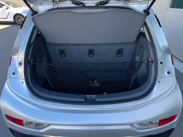 Used 2020 Chevrolet Bolt Premier w/ Infotainment Package FWD image 18