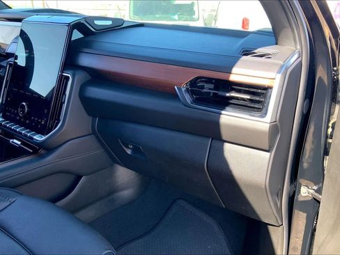 Used 2025 GMC Yukon Denali image 19