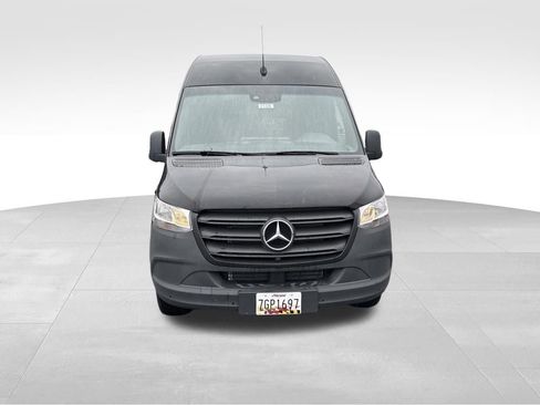 Used 2024 Mercedes-Benz Sprinter 2500 image 2