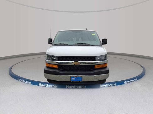 Used 2024 Chevrolet Express 2500 w/ Driver Convenience Package RWD image 2