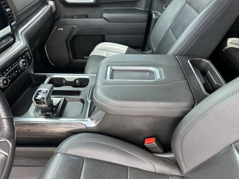 Used 2022 Chevrolet Silverado 1500 LTZ w/ LTZ Convenience Package II AWD/4WD image 19