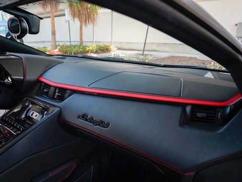 Used 2018 Lamborghini Aventador S image 84