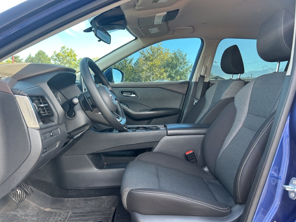 Used 2022 Nissan Rogue SV AWD/4WD image 25