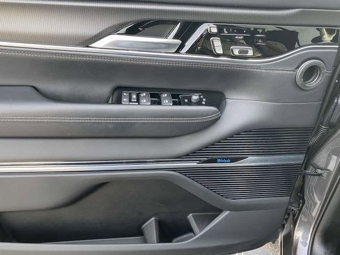 Used 2024 Jeep Grand Wagoneer L Series II w/ Quick Order Packagew 28T AWD/4WD image 18