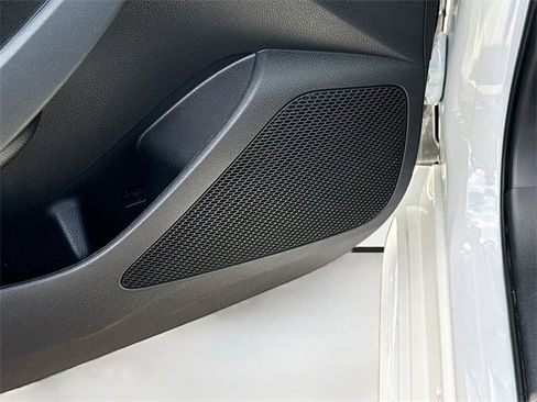 Used 2023 Toyota Corolla LE w/ LE Convenience Package image 18