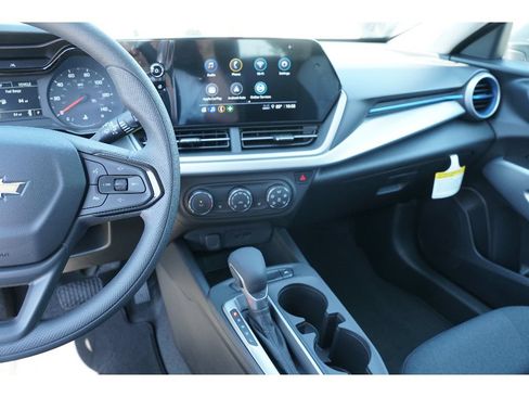New 2026 Chevrolet Trax LS w/ LS Convenience Package FWD image 10