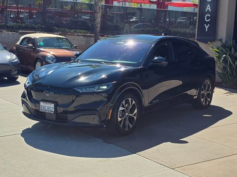 Used 2021 Ford Mustang Mach-E Premium image 7