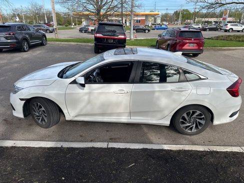 Used 2017 Honda Civic EX image 11