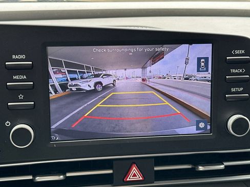 Used 2021 Hyundai Elantra SEL FWD image 18
