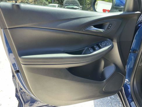 Used 2023 Buick Encore GX Select FWD image 5