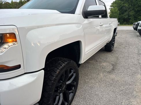 Used 2018 Chevrolet Silverado 1500 LT w/ Texas Edition AWD/4WD image 5
