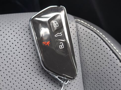 New 2026 Volkswagen Tiguan SE image 27