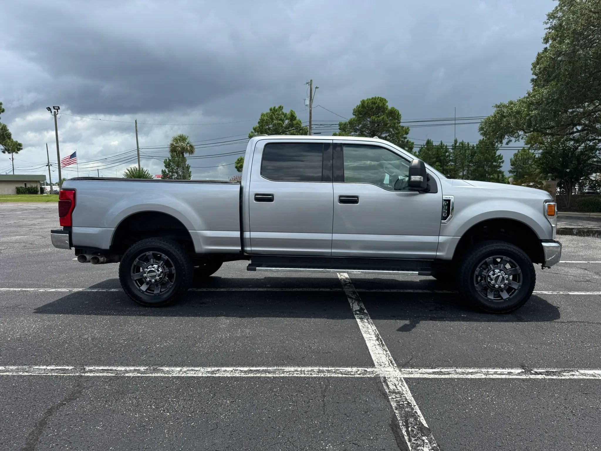 Used 2020 Ford F350 XLT w/ XLT Value Package AWD/4WD image 5