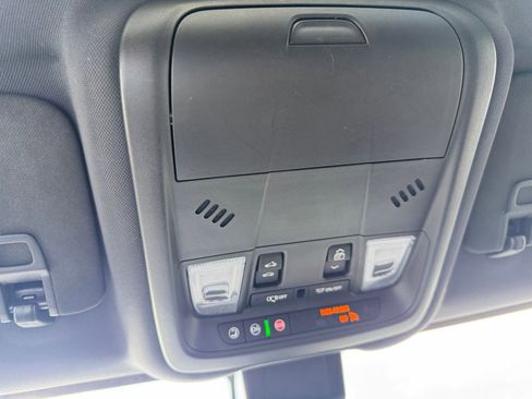 Used 2022 Chevrolet Equinox RS w/ RS Leather Package image 21