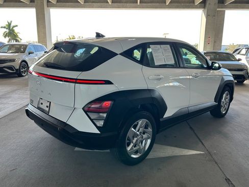 Used 2024 Hyundai Kona SE image 5