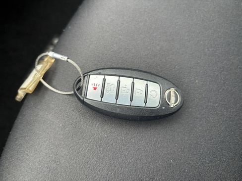 Used 2025 Nissan Altima 2.5 SV FWD image 18
