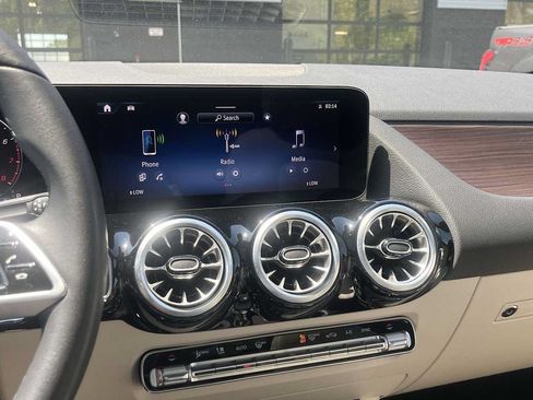 Used 2024 Mercedes-Benz GLA 250 4MATIC image 39