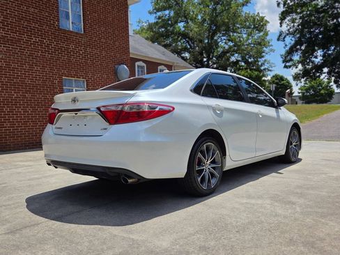 Used 2017 Toyota Camry XSE w/ Moonroof Package FWD image 5
