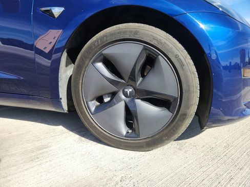 Used 2018 Tesla Model 3 Mid Range image 15