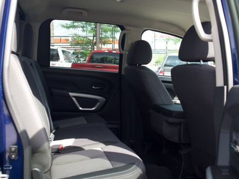 Used 2023 Nissan Titan SV AWD/4WD image 18