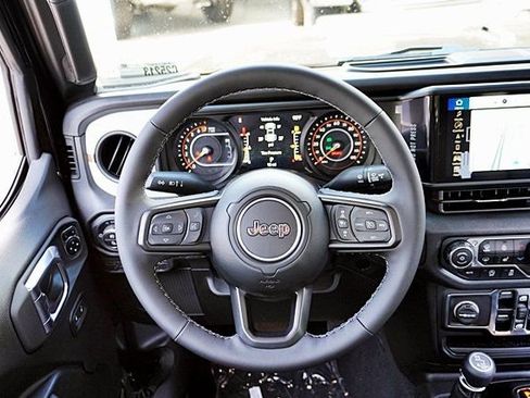 New 2025 Jeep Gladiator Sport image 24