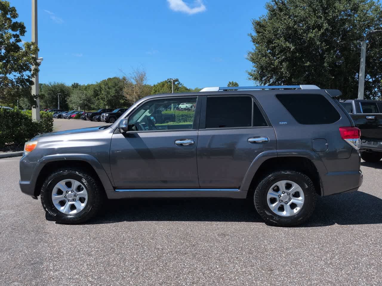 Used 2013 Toyota 4Runner SR5 w/ Convenience Pkg AWD/4WD image 3
