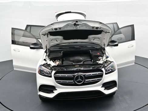 Used 2022 Mercedes-Benz GLS 450 4MATIC image 19