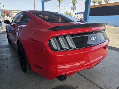Used 2015 Ford Mustang GT RWD image 5