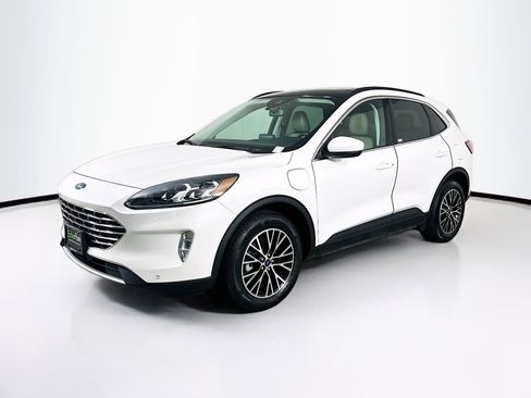 Used 2022 Ford Escape Titanium FWD image 3