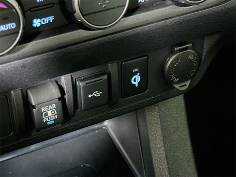 Used 2023 Toyota Tacoma TRD Sport image 32