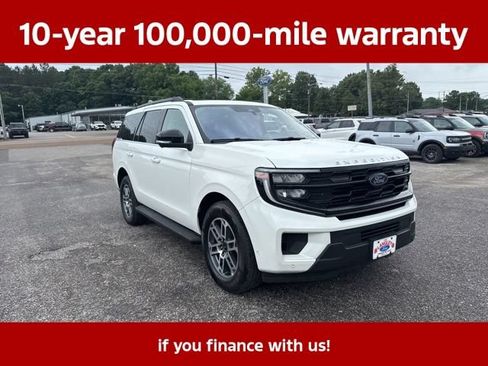 Used 2025 Ford Expedition Active RWD image 10