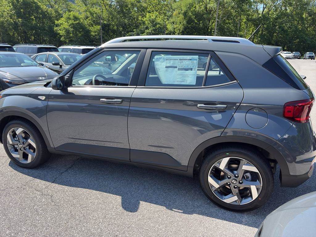 New 2026 Hyundai Venue SEL FWD image 7