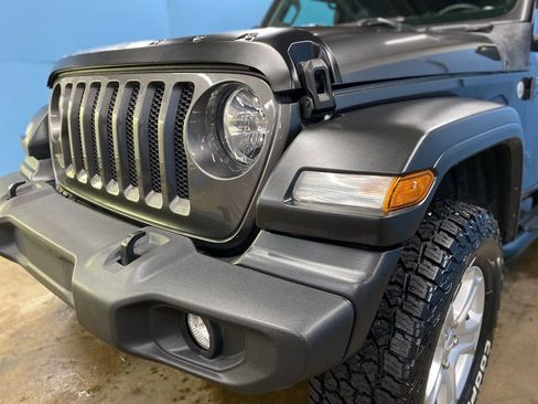 Used 2020 Jeep Wrangler Sport image 6