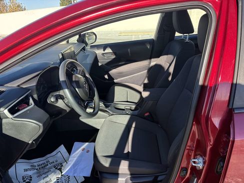 Used 2025 Toyota Corolla LE image 18