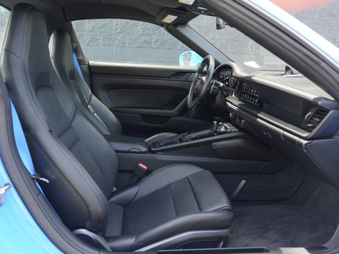 Certified 2022 Porsche 911 Targa 4 GTS AWD/4WD image 28