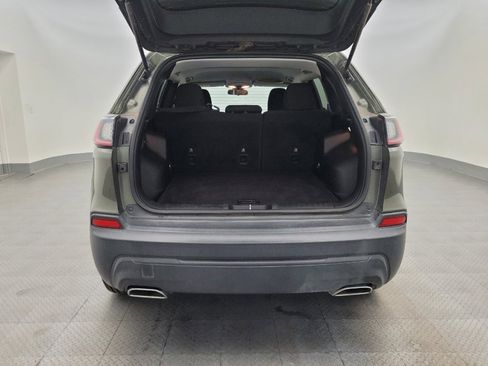 Used 2019 Jeep Cherokee Latitude w/ Cold Weather Group AWD/4WD image 29