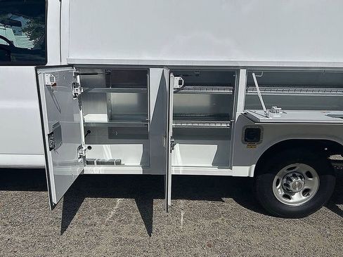 New 2025 Chevrolet Express 3500 w/ Power Convenience Package image 22