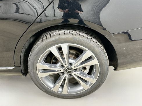 Certified 2021 Mercedes-Benz C 300 4MATIC Sedan w/ Premium Package image 38