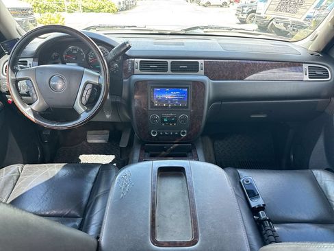 Used 2012 GMC Sierra 2500 Denali w/ Suspension Package, Off-Road AWD/4WD image 10