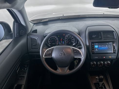 Used 2025 Mitsubishi Outlander Sport SE image 17