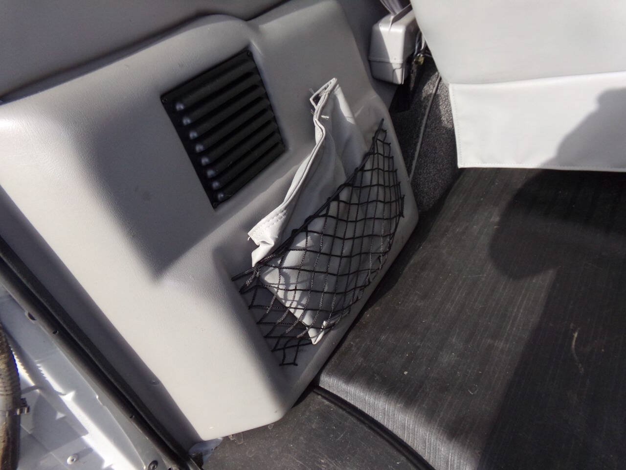 Used 2010 GMC Savana 1500 w/ Preferred Equipment Group RWD image 23