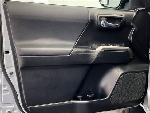 Used 2021 Toyota Tacoma TRD Sport image 26