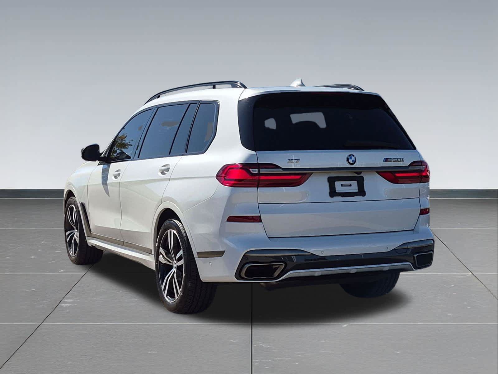 Used 2022 BMW X7 M50i AWD/4WD image 4