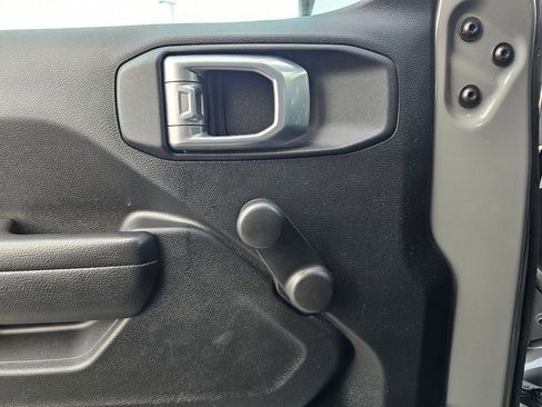 Used 2021 Jeep Wrangler Sport image 18