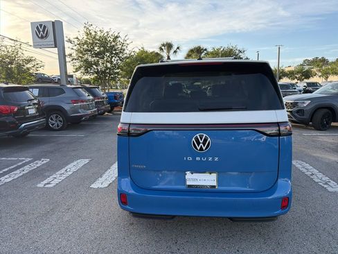 Used 2025 Volkswagen ID. Buzz 1st Edition image 10