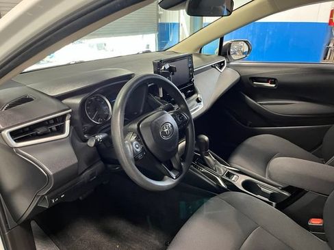 Used 2021 Toyota Corolla LE FWD image 22