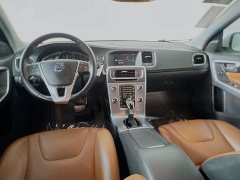 Used 2017 Volvo S60 T5 Inscription image 30